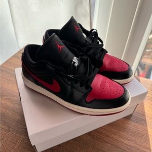 Women’s Jordan 1 Low Sz 8.5W/7M